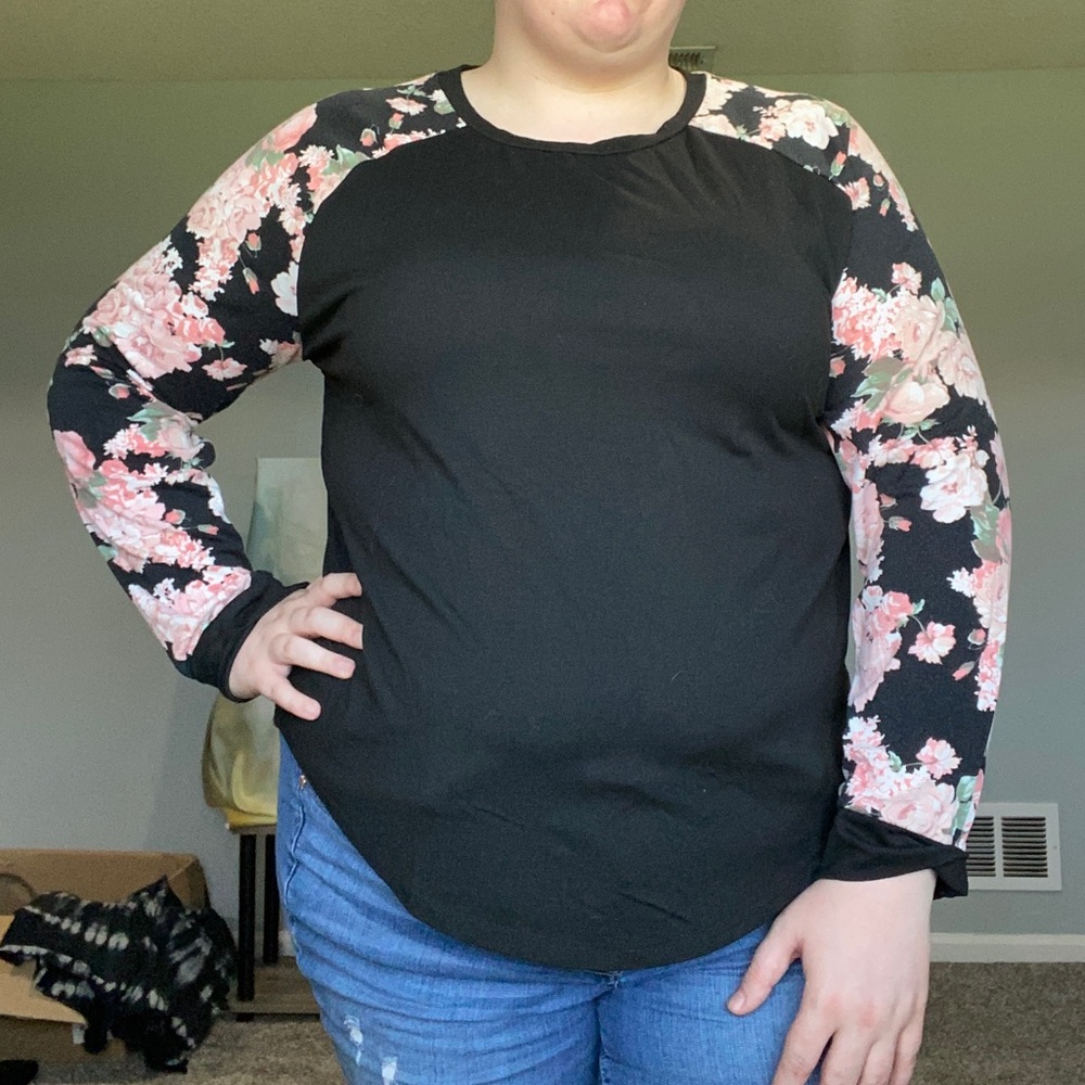 Plus Size Floral Raglan Top